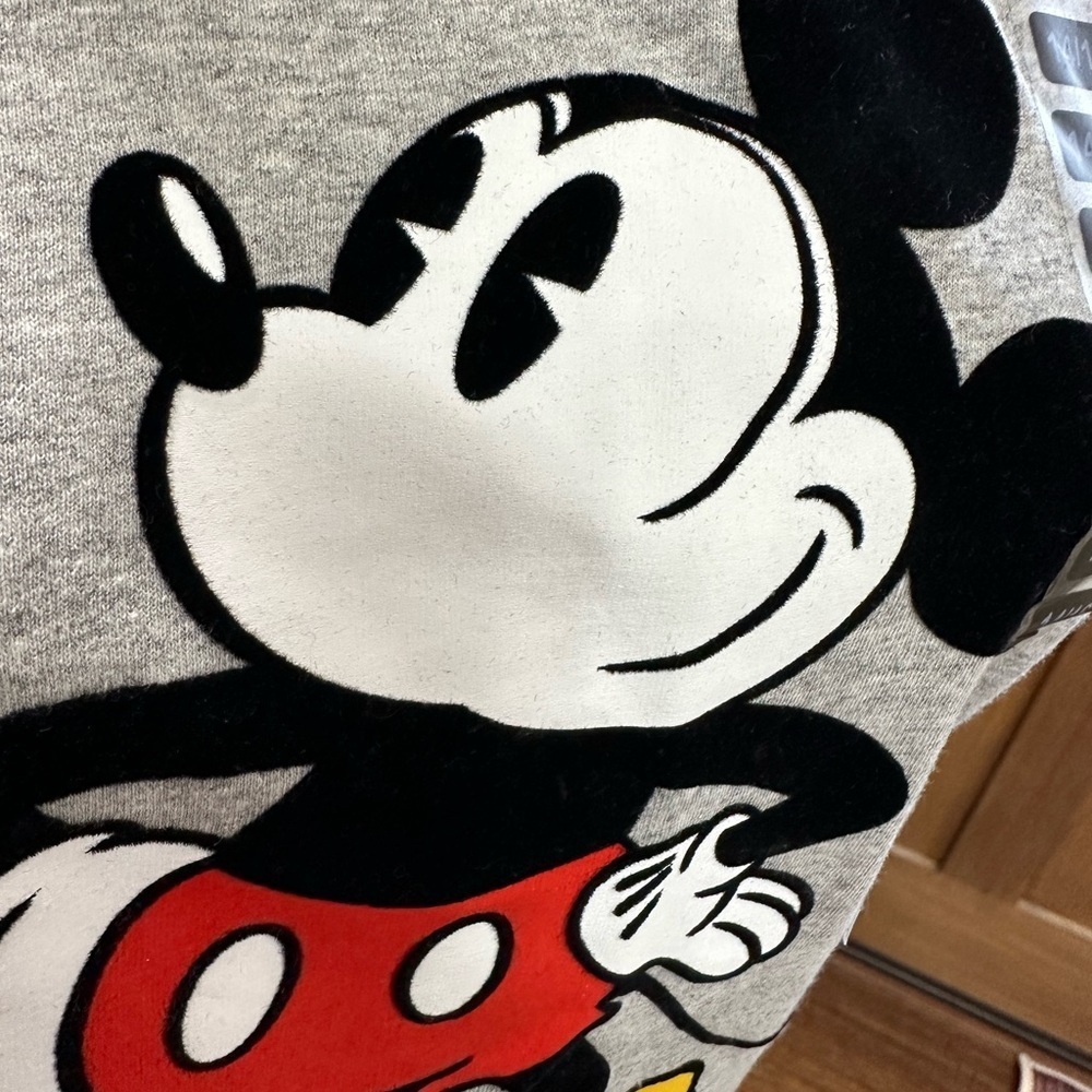Disney Gray Mickey Mouse T-Shirt Youth 14/16 - Picture 2 of 4